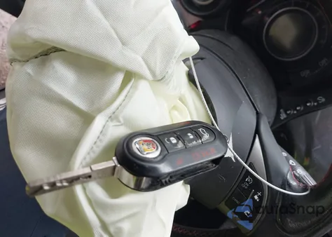 2013 Fiat 500 Abarth z USA, uszkodzony, nr VIN 3C3CFFFH0DT754248